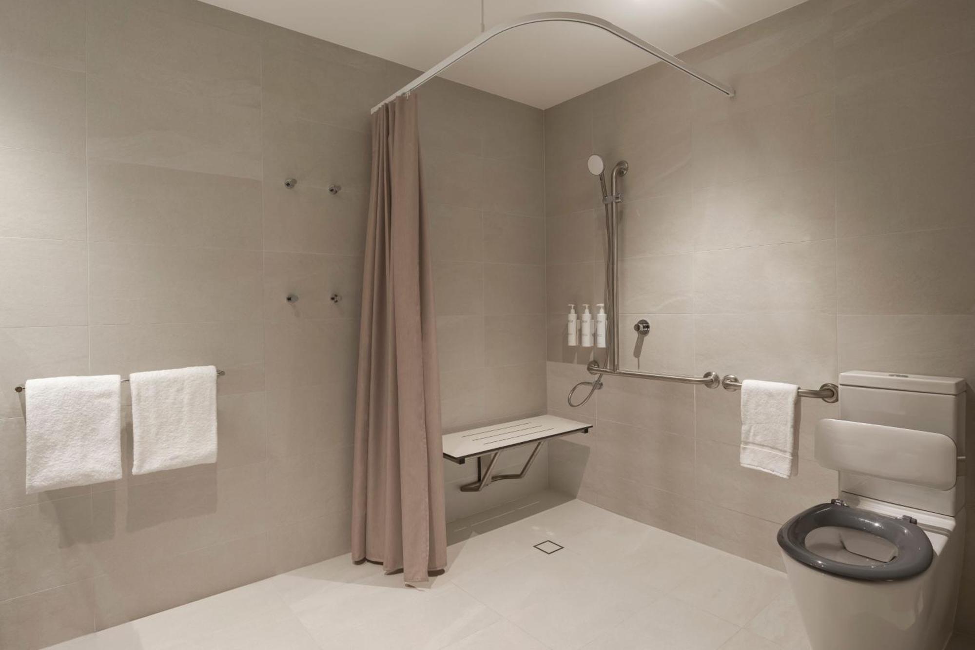 Courtyard By Marriott Perth Murdoch Hotel