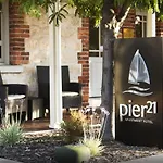 Pier 21 Riverside Apartment Hotel