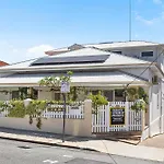 Stroll To Fremantle\'S Core Studio Apartment