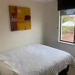 Super Spacious Fremantle Villa 3 Bedrooms 3 Bathrooms