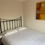 Super Spacious Fremantle Villa 3 Bedrooms 3 Bathrooms