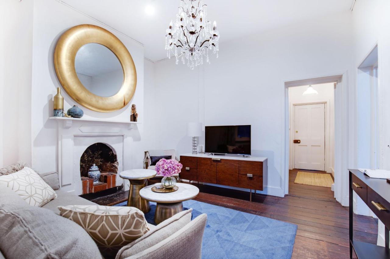 Luxury 1850s With Free Parking Apartment *