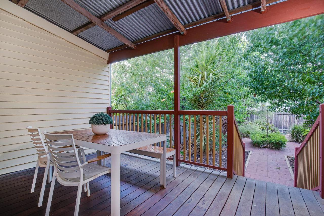 Luxury 1850s With Free Parking Apartment