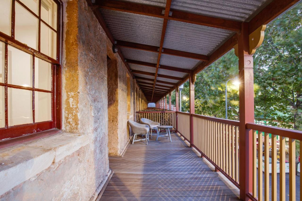 Luxury 1850s With Free Parking
