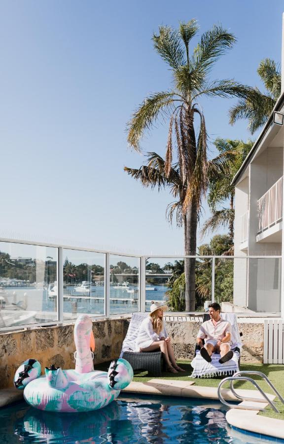 Pier 21 Riverside 4*