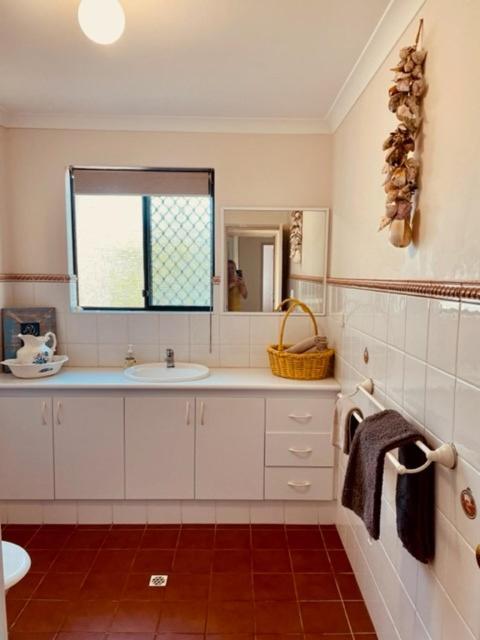 Holiday home Super Spacious 3 Bedrooms 3 Bathrooms Fremantle