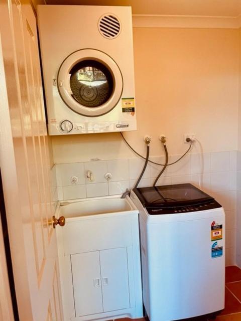 Holiday home Super Spacious 3 Bedrooms 3 Bathrooms Fremantle