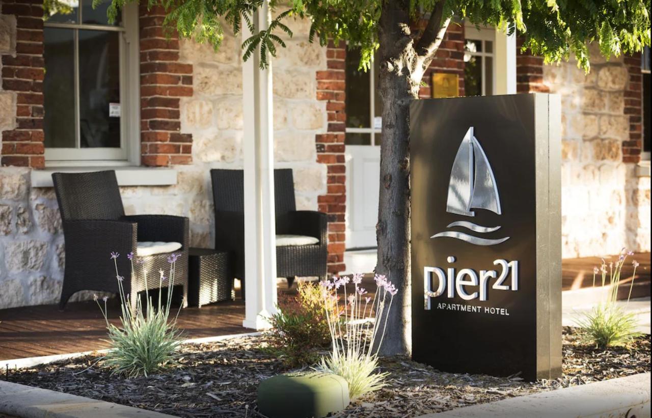 Pier 21 Riverside Aparthotel