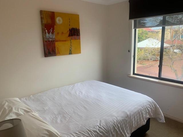 Super Spacious 3 Bedrooms 3 Bathrooms Fremantle