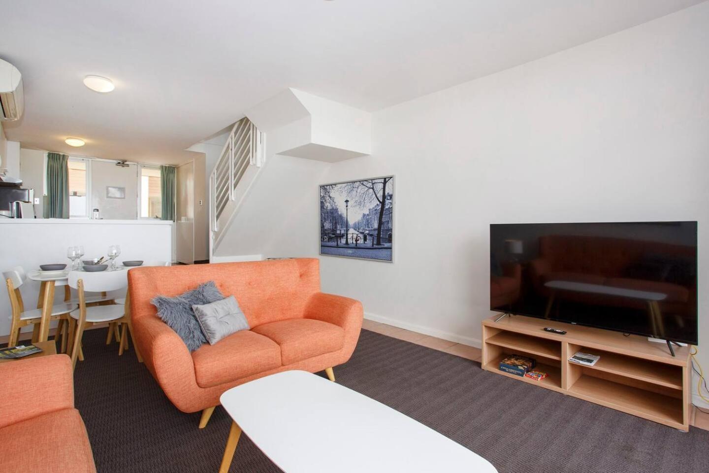 Mariners Lookout On The Harbour Apartment *