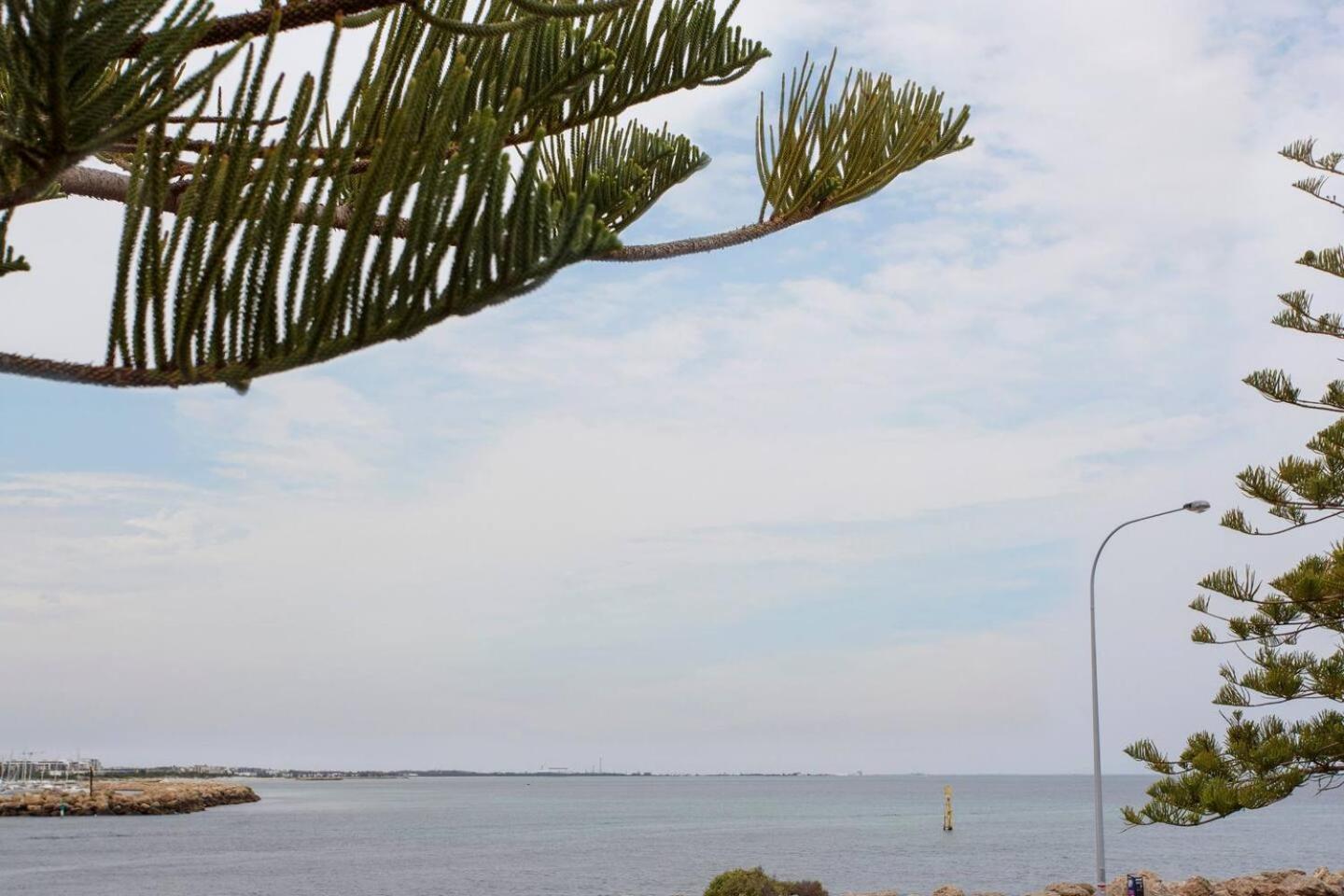 Apartment Mariners Lookout On The Harbour Fremantle