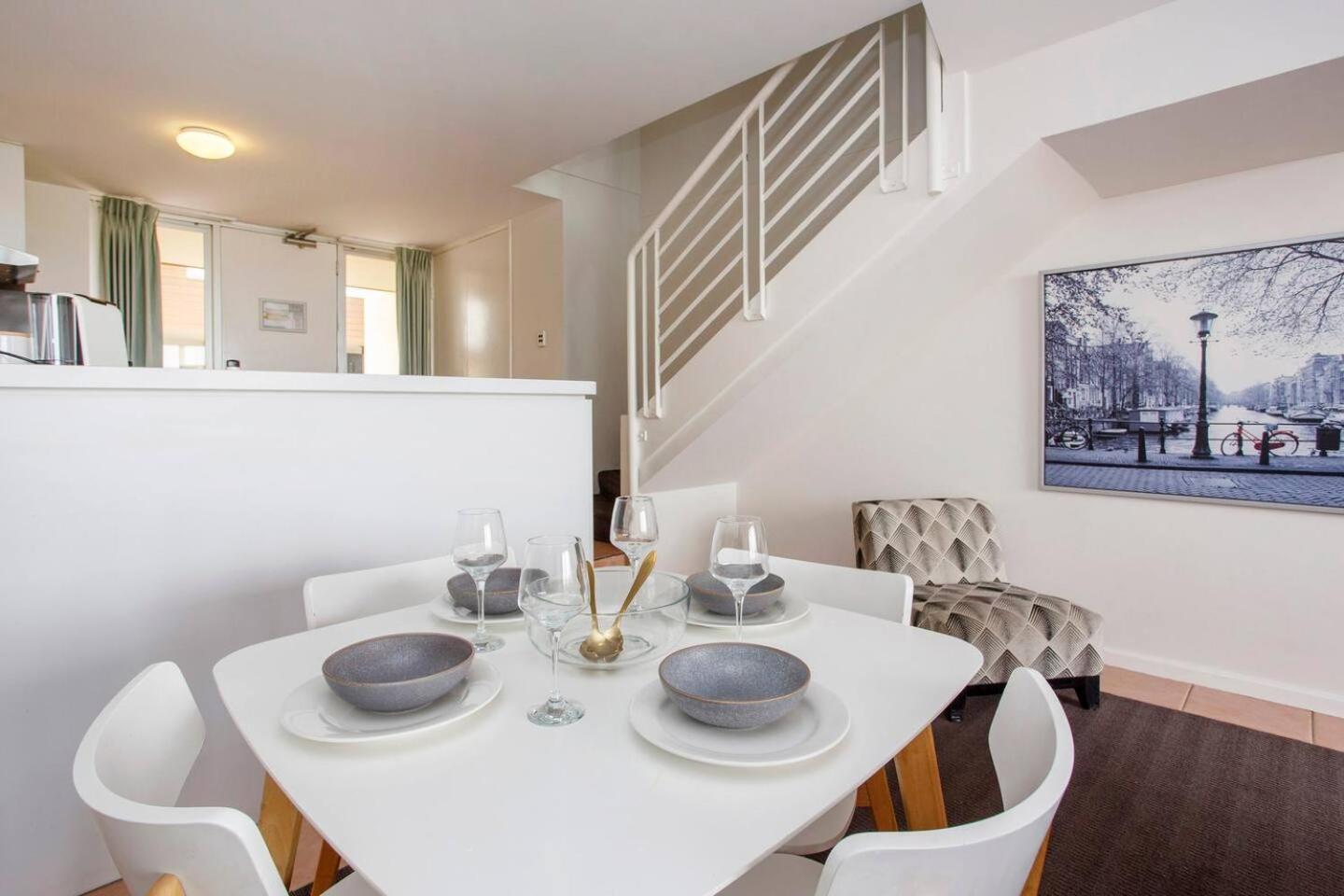 Mariners Lookout On The Harbour Apartment *