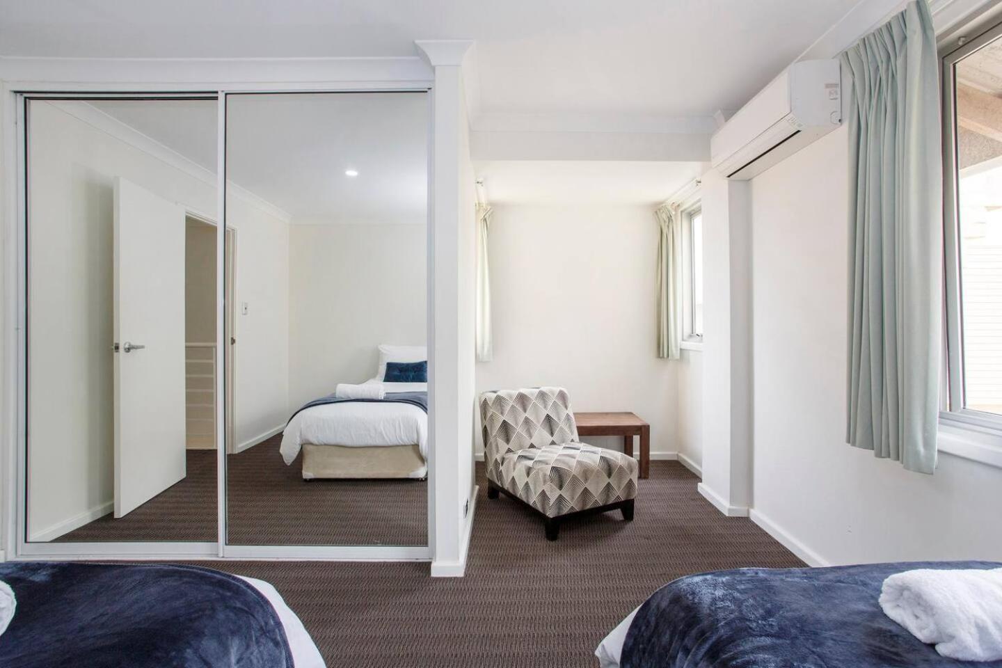 Mariners Lookout On The Harbour Apartment