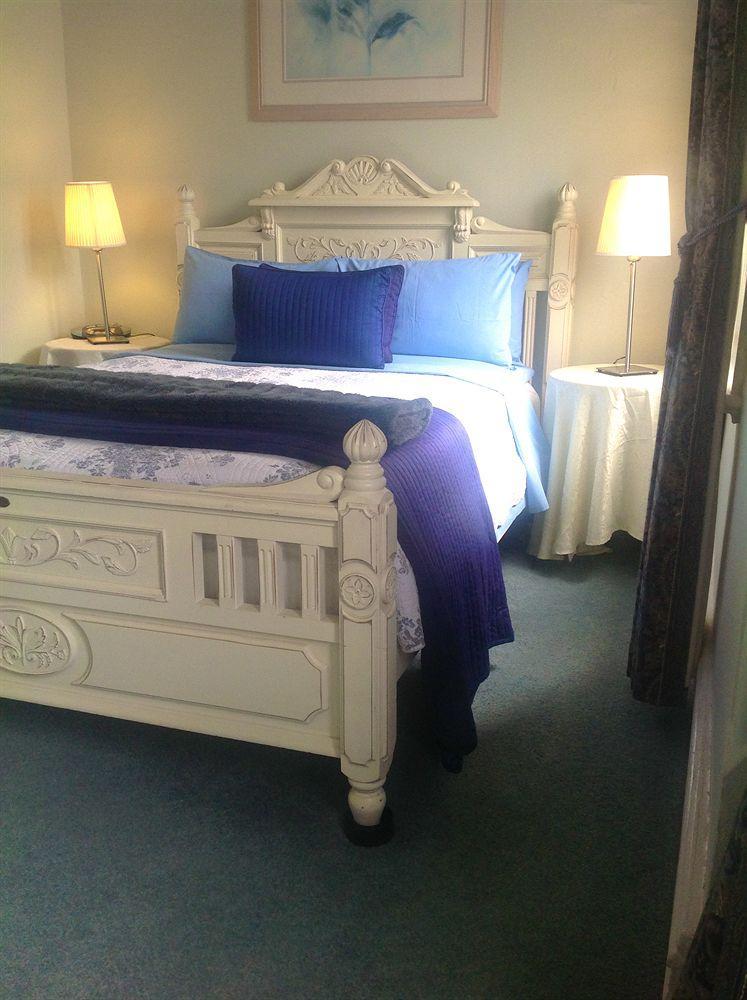 Fremantle Bed & Breakfast Bed & Breakfast