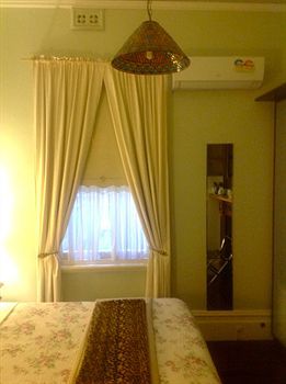 South Beach Bed & Breakfast 4*