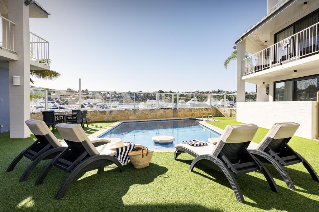 Pier 21 Riverside 4*