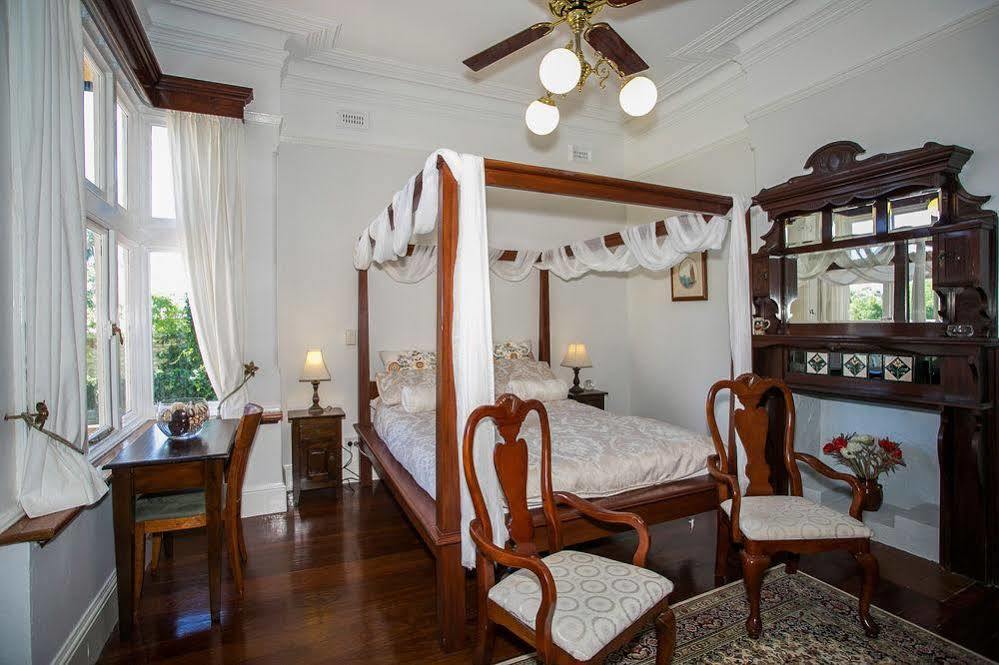 Danum House * Fremantle