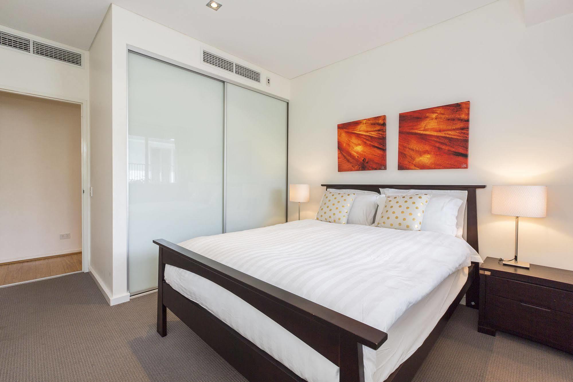 Gallery Suites Aparthotel