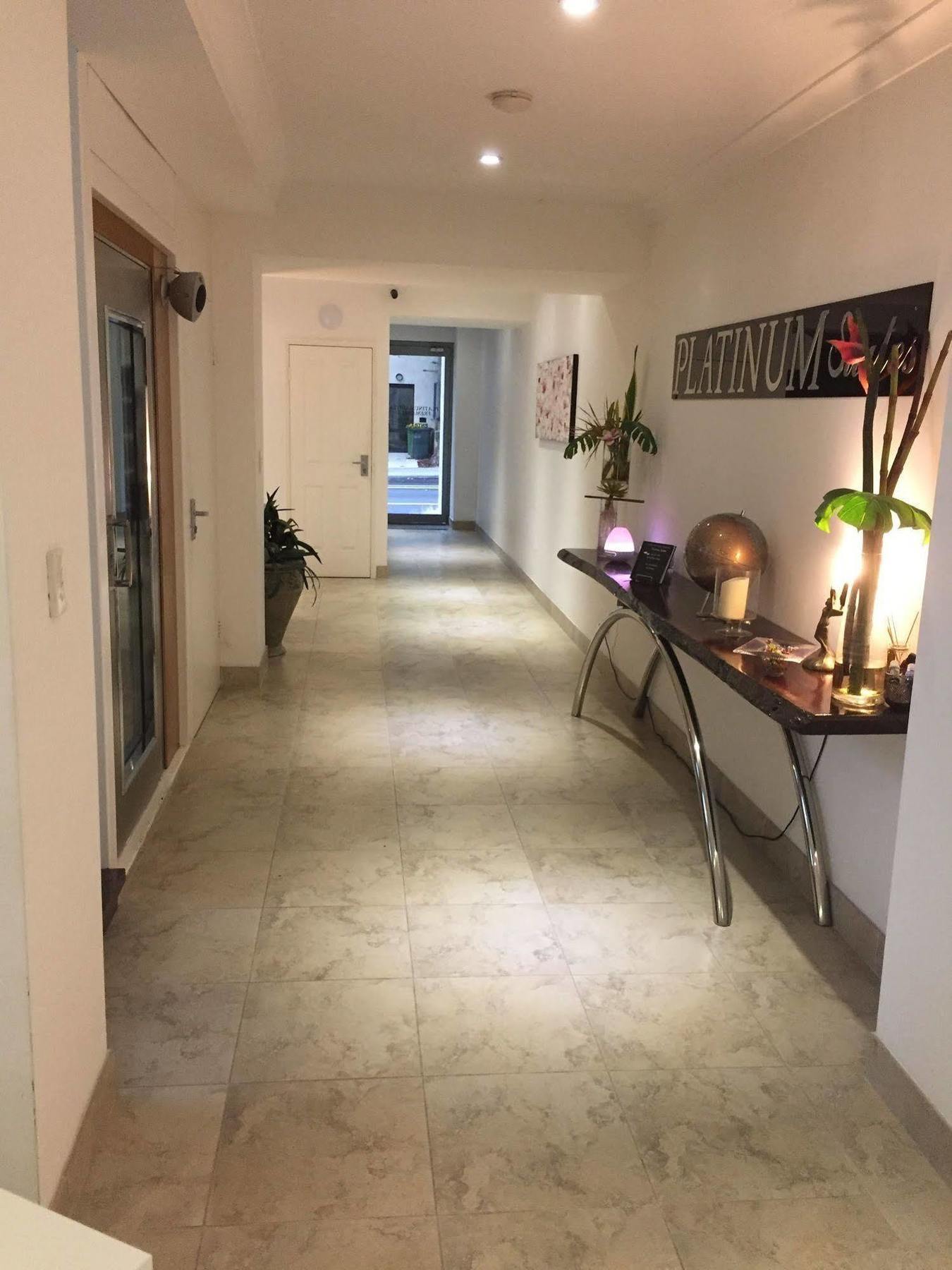 Hotel Platinum Suites