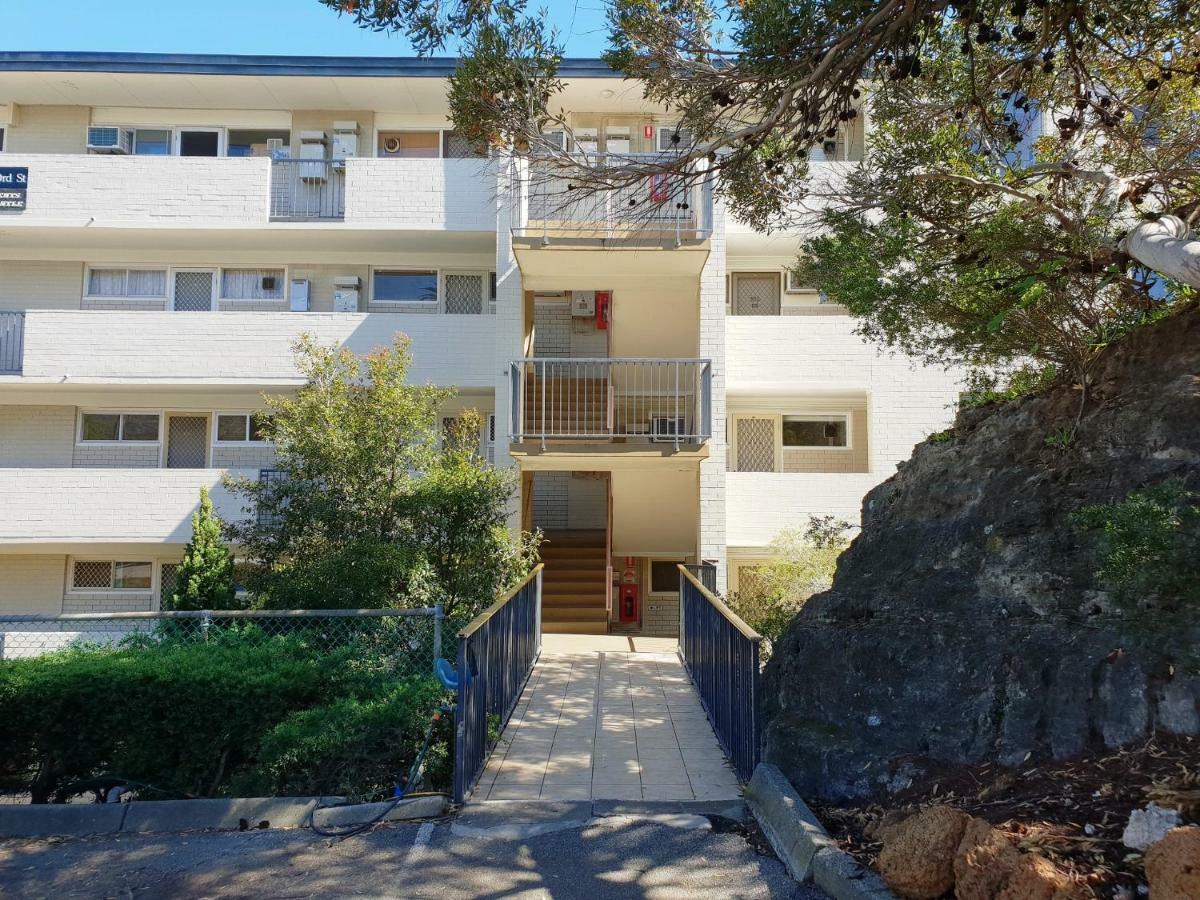 204 With Harbour, Ocean And Sunset Views From The Balcony Apartment
