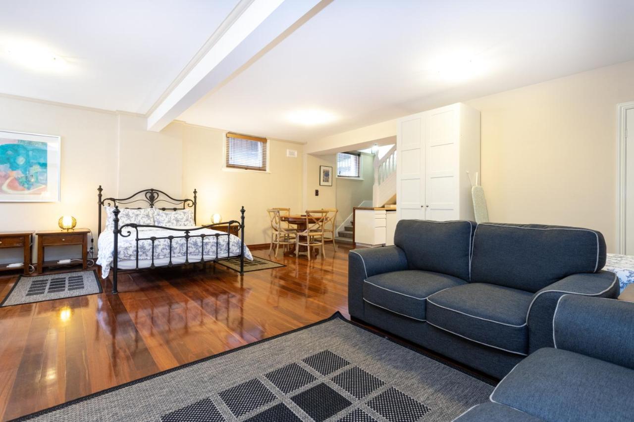 Fremantle Bed & Breakfast 3*