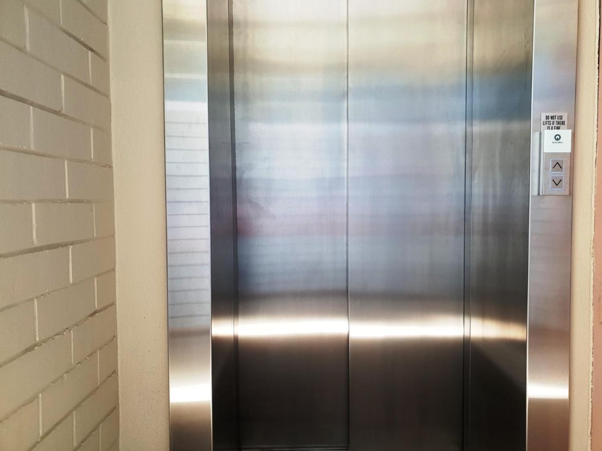 Apartment Studio 412 - Ocean And Sunset Views On A Budget *