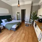 Fremantle Boutique Accommodation - Maand Up