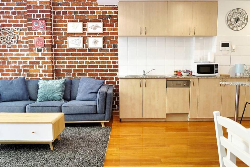 Underwater Oasis Freo - 2brm With Courtyard & 1 Car Bay Apartment Fremantle