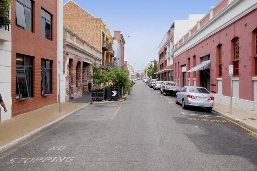 Underwater Oasis Freo - 2brm With Courtyard & 1 Car Bay Fremantle