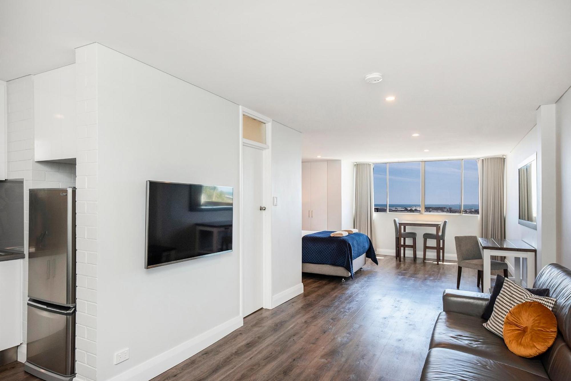 The Leonardo Has 180 Degree Ocean Views * Fremantle
