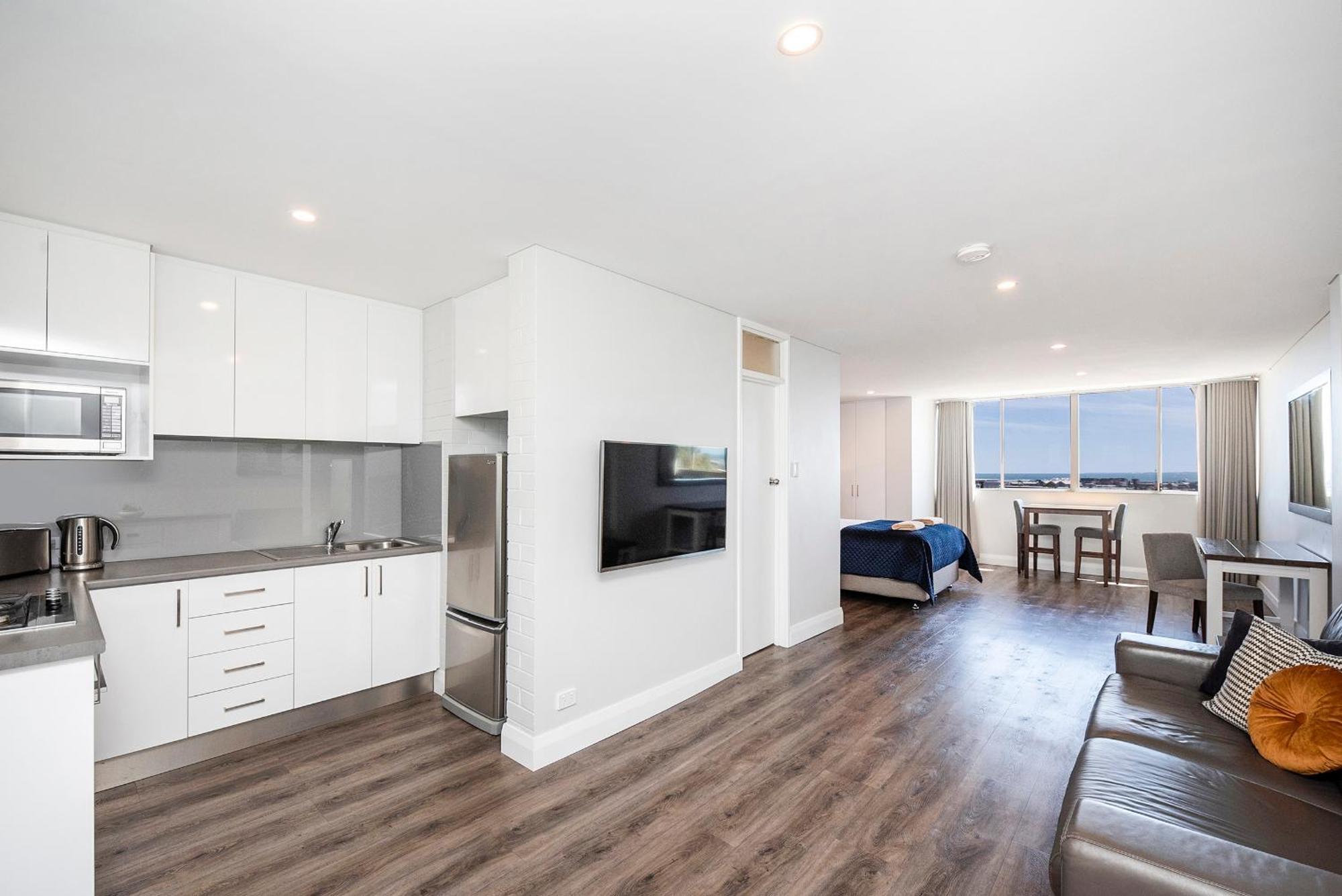 The Leonardo Has 180 Degree Ocean Views * Fremantle