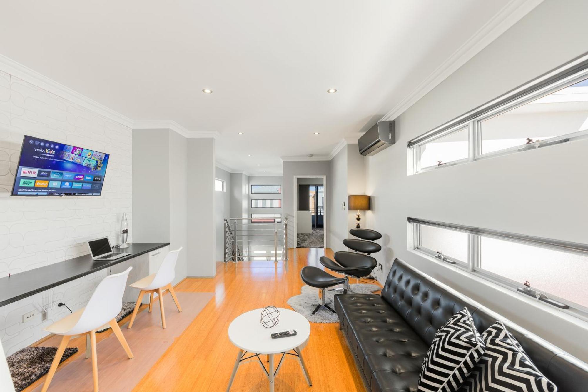 Ultra Stylish Area *