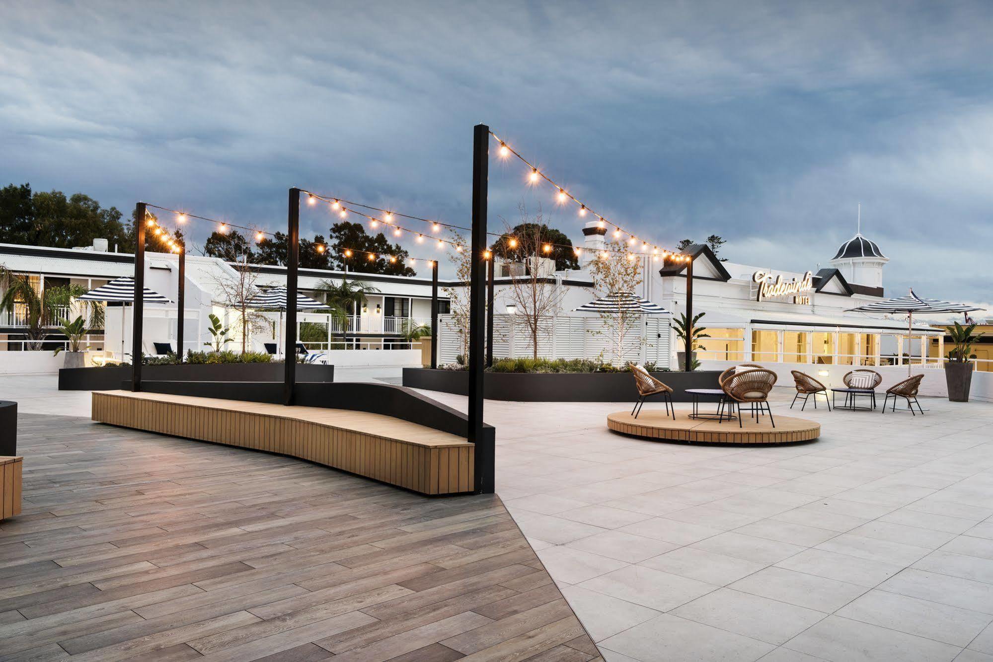 Aparthotel Tradewinds And 4*