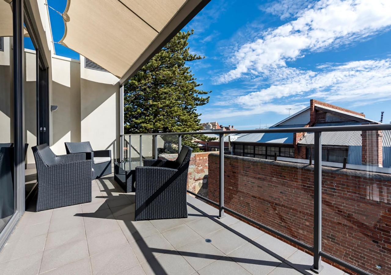 New Haus By Hougoumont Hotel, Former Bannister 22